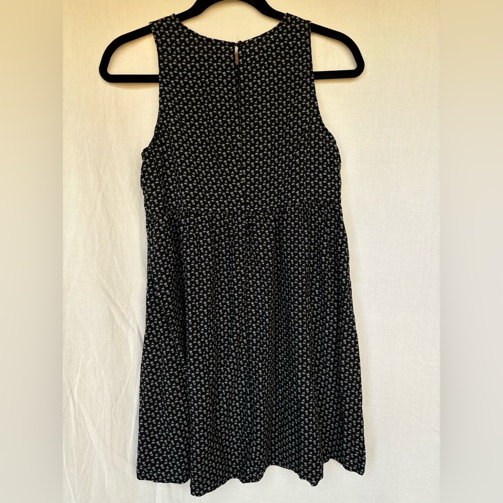 Old Navy Black and White Patterned Mini Dress - Picture 4 of 6